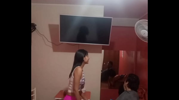 Mi cuñado entró a la casa, entro a mi chochito, y me dejo bien preñadita, lo siento hermanastra, pero me encanta su vergaza
