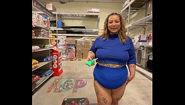 BBW Newbie Eats Up At A Toy In The Middle Of A Pet Store