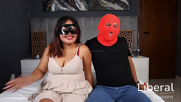 Cuckold Permite Que Se Cojan a Su Esposa Entre Varios Desconocidos