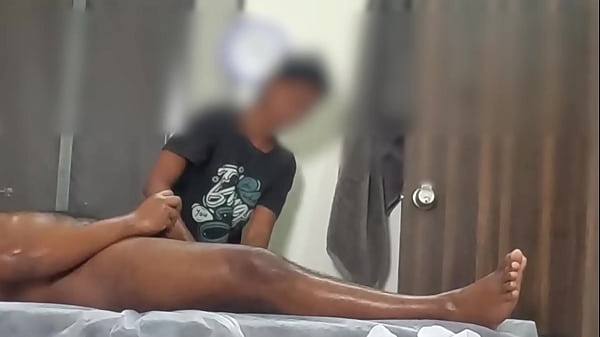 Dick Flashing to Massage Girl