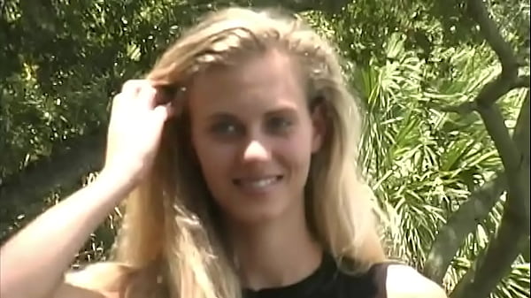 Housewife shows her pussy outside