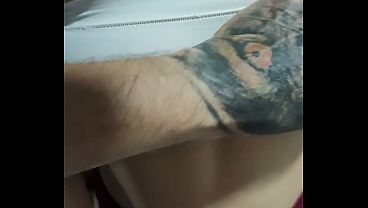 Mi novio juega con mis tetas y le chupo la polla