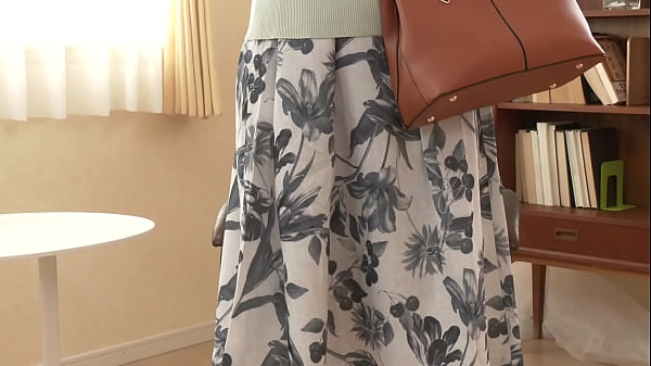 斉藤栞奈さん36歳、専業主婦。今年結婚8年目になる会社員のご主人と、の娘さんとの幸せな3人暮らし。ご主人とは2年の交際を経て出来婚した栞奈さん。初産後は、育と家事に追われて悪戦苦闘の日々だったそう。しかしその慌ただしさも子供が大きくなってひと段落すると、ある『昔の悪い癖』がムクムクと甦ってきたらしい。