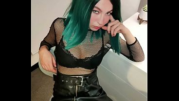 My Girfriend’s Step-Daughter Says She is Gay so I Fuck her in the Ass